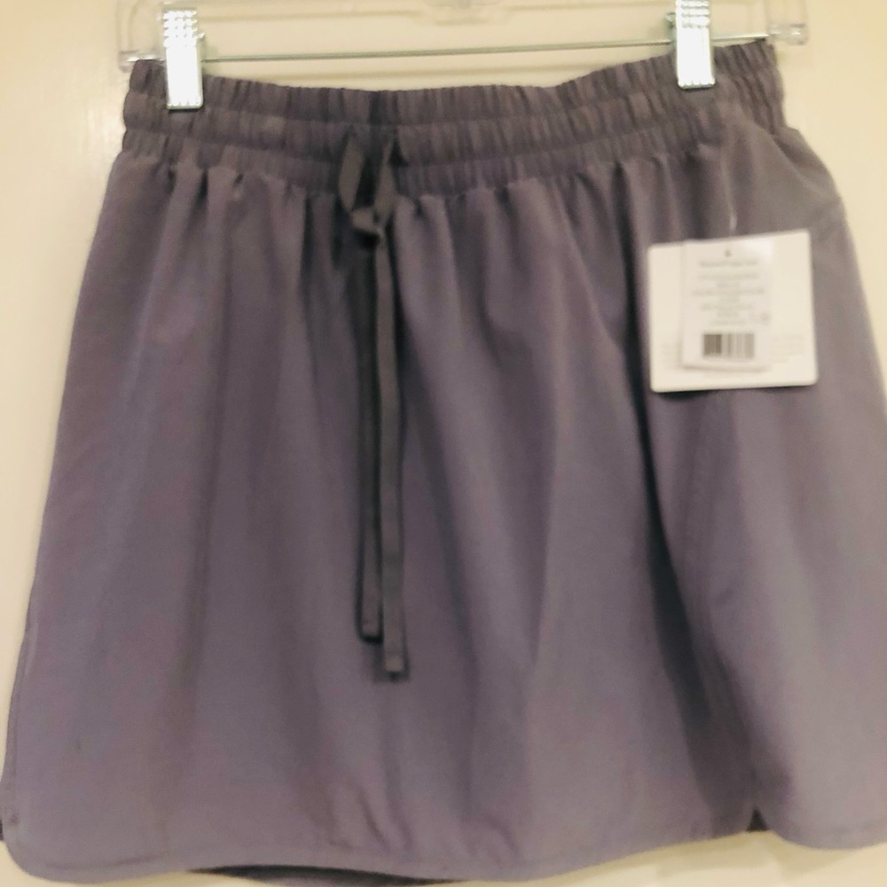 NWT Beyond Yoga Stretch Woven In Stride Lined Skirt - Picture 2 of 5